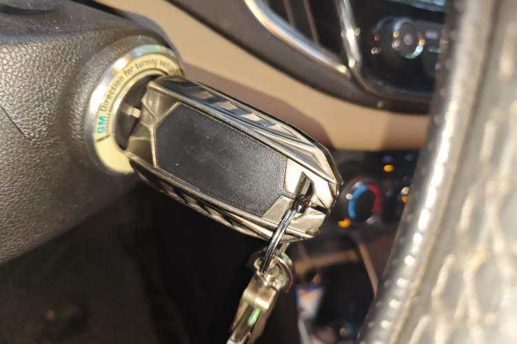 Used Chevrolet Monza 2022 320 Automatic Enjoyment Sunroof Version Vehicle Key
