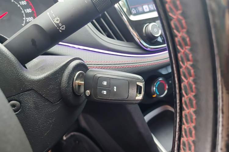 Used Chevrolet Monza 2022 Light Hybrid RS 330T Automatic Comfort Edition Vehicle Key