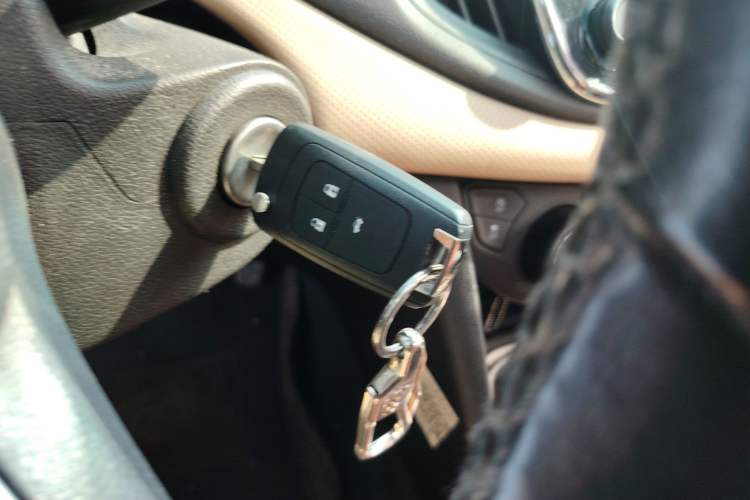 Used Chevrolet Monza 2022 320 Automatic Enjoyment Sunroof Version Vehicle Key