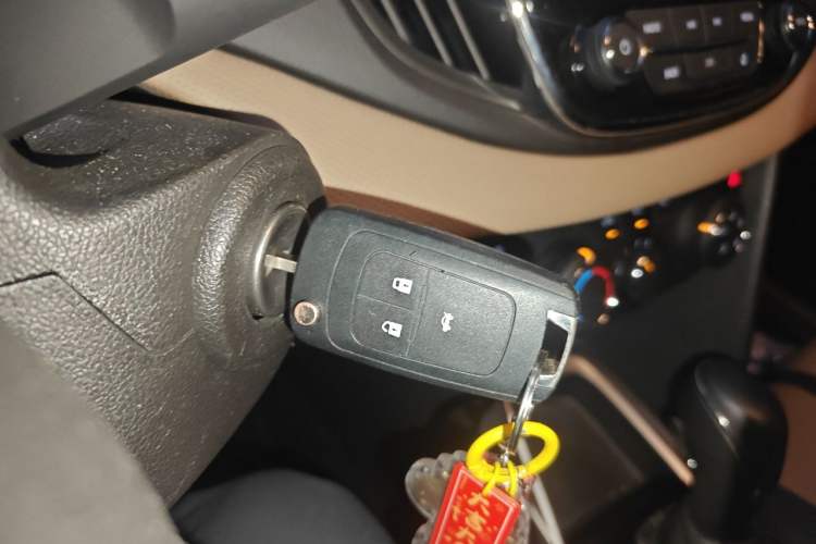 Used Chevrolet Monza 2022 320 Automatic Enjoyment Sunroof Version Vehicle Key