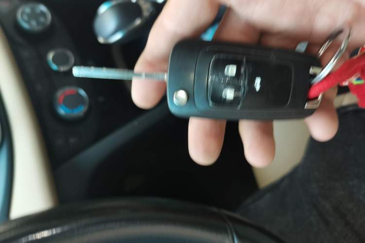 Used Chevrolet Monza 2022 320 Automatic Enjoyment Sunroof Version Vehicle Key