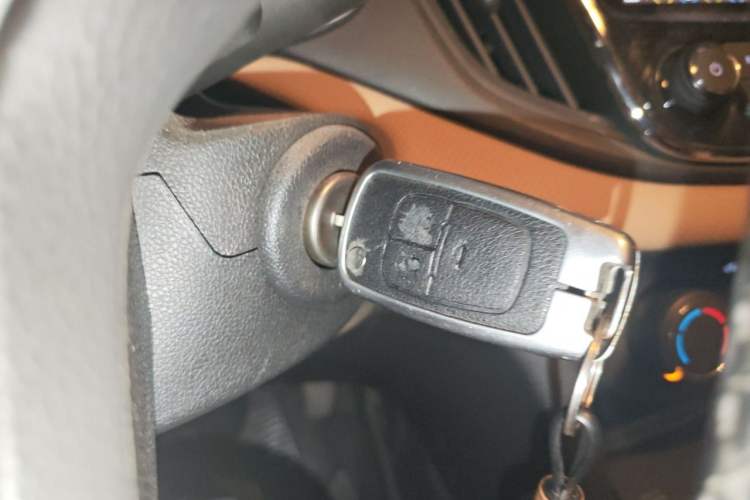 Used Chevrolet Monza 2022 320 Automatic Enjoyment Sunroof Version Vehicle Key