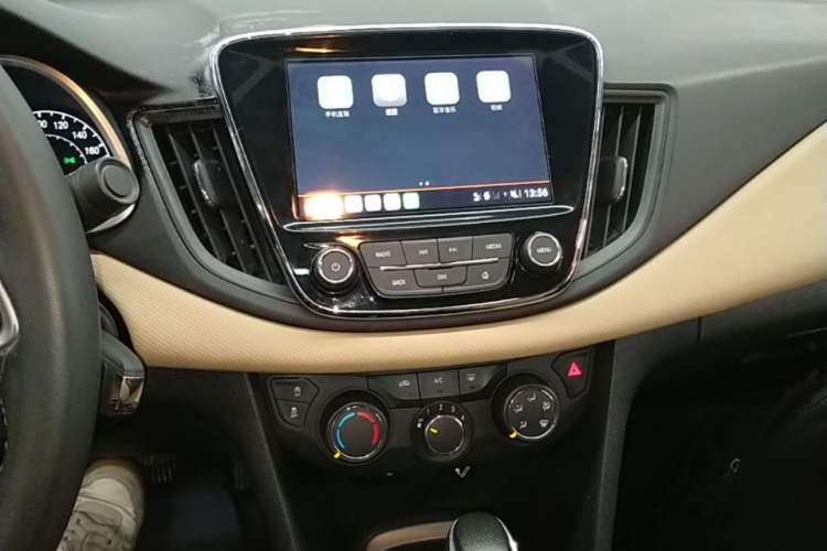 Used Chevrolet Monza 2022 320 Automatic Enjoyment Sunroof Version Audio And AC Panel