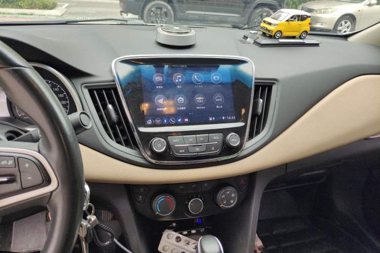 Used Chevrolet Monza 2022 320 Automatic Enjoyment Sunroof Version Audio And AC Panel