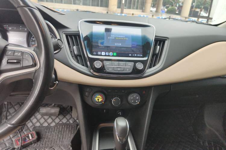 Used Chevrolet Monza 2022 320 Automatic Enjoyment Sunroof Version Audio And AC Panel