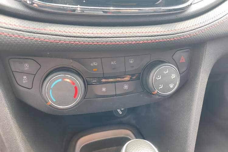 Used Chevrolet Monza 2022 Light Hybrid RS 330T Automatic Comfort Edition Audio And AC Panel