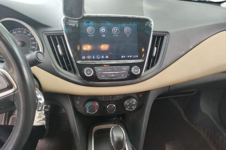 Used Chevrolet Monza 2022 320 Automatic Enjoyment Sunroof Version Audio And AC Panel