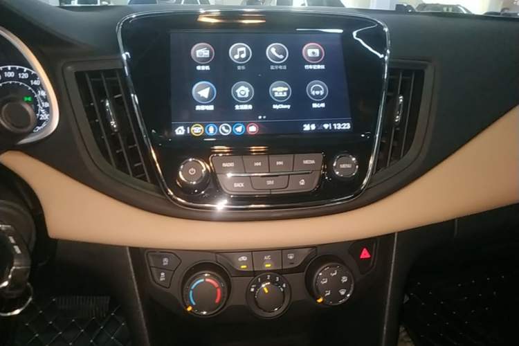 Used Chevrolet Monza 2022 320 Automatic Enjoyment Sunroof Version Audio And AC Panel