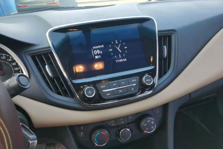 Used Chevrolet Monza 2022 320 Automatic Enjoyment Sunroof Version Audio And AC Panel