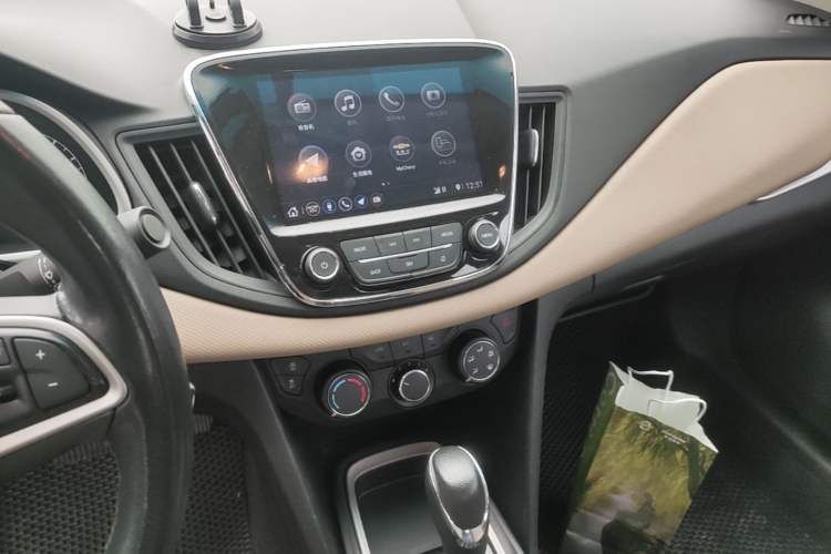 Used Chevrolet Monza 2022 320 Automatic Enjoyment Sunroof Version Audio And AC Panel