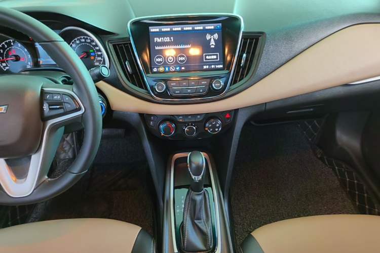 Used Chevrolet Monza 2022 320 Automatic Enjoyment Sunroof Version Audio And AC Panel