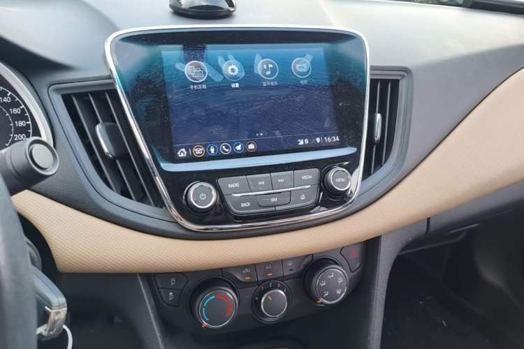Used Chevrolet Monza 2022 320 Automatic Enjoyment Sunroof Version Audio And AC Panel