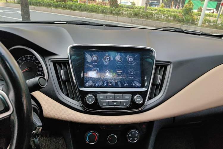 Used Chevrolet Monza 2022 320 Automatic Enjoyment Sunroof Version Audio And AC Panel