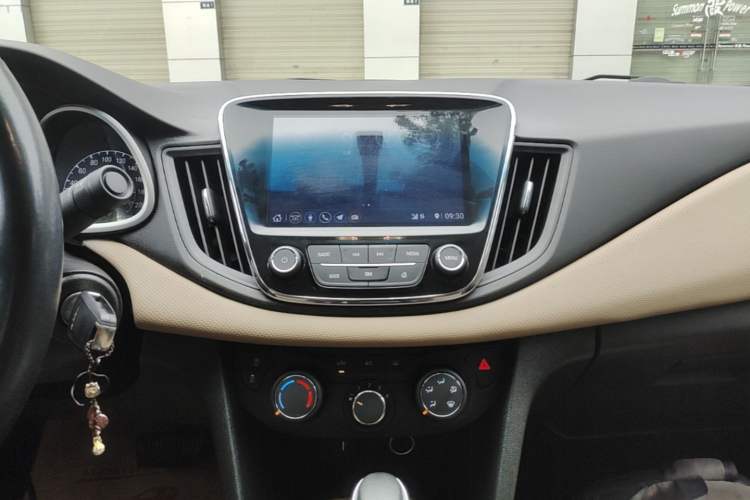 Used Chevrolet Monza 2022 320 Automatic Enjoyment Sunroof Version Audio And AC Panel