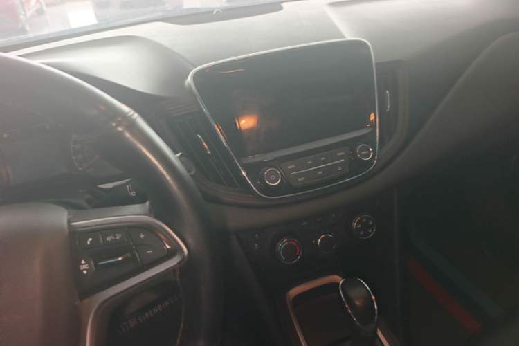 Used Chevrolet Monza 2022 Light Hybrid Redline 320T Dual-Clutch Thrilling Edition Audio And AC Panel