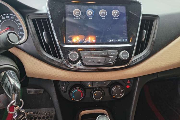 Used Chevrolet Monza 2022 320 Automatic Enjoyment Edition Audio And AC Panel