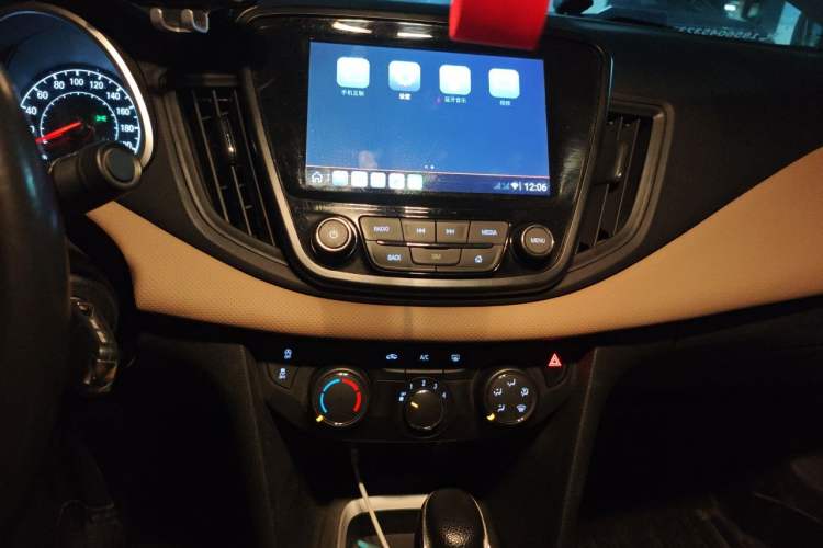 Used Chevrolet Monza 2022 320 Automatic Enjoyment Edition Audio And AC Panel