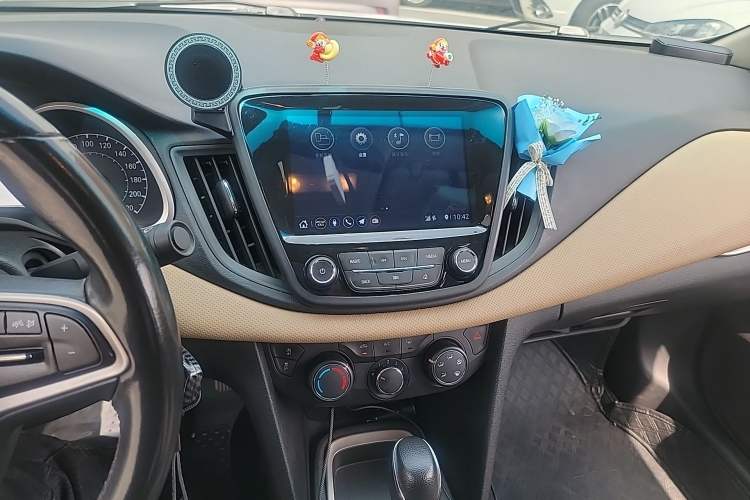 Used Chevrolet Monza 2022 320 Automatic Enjoyment Sunroof Version Audio And AC Panel