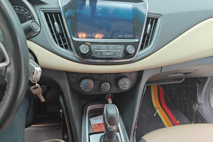 Used Chevrolet Monza 2022 320 Automatic Enjoyment Sunroof Version Audio And AC Panel
