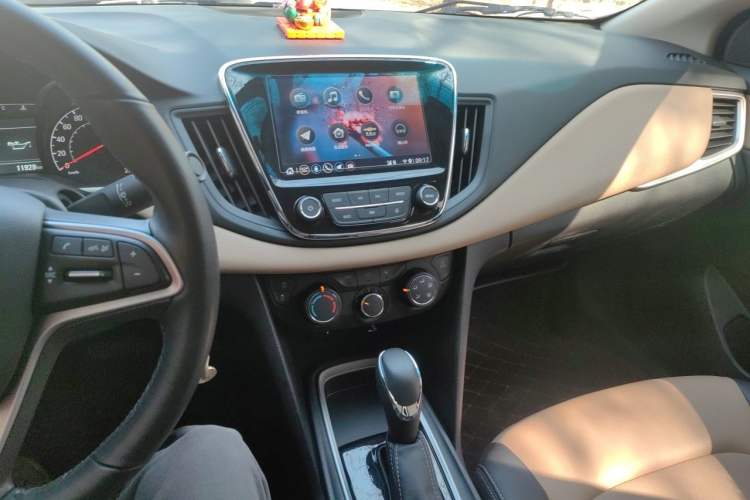 Used Chevrolet Monza 2022 320 Automatic Enjoyment Sunroof Version Audio And AC Panel