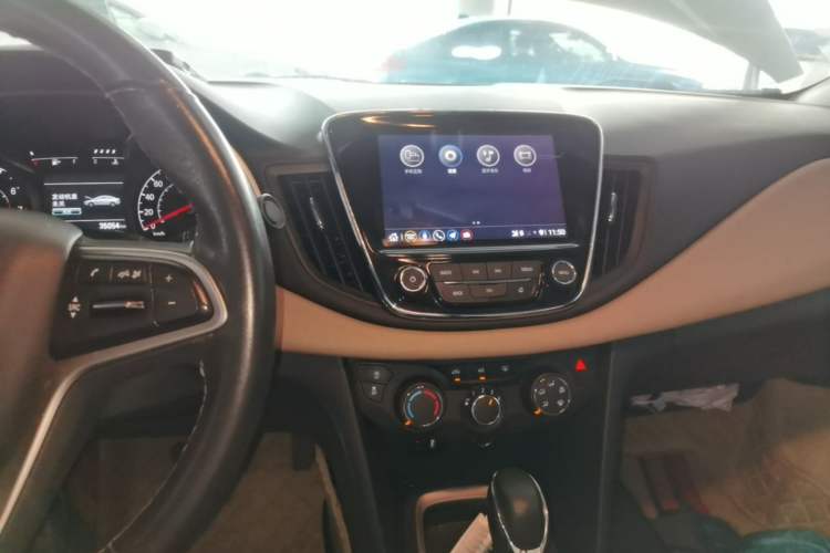 Used Chevrolet Monza 2022 320 Automatic Enjoyment Sunroof Version Audio And AC Panel