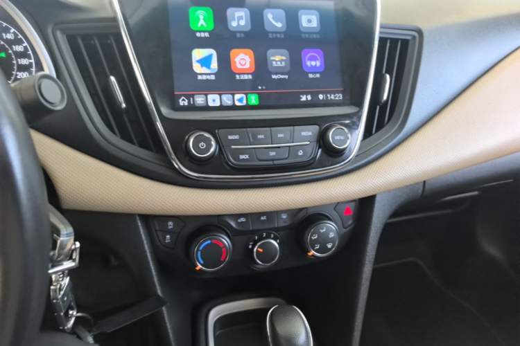 Used Chevrolet Monza 2022 320 Automatic Enjoyment Sunroof Version Audio And AC Panel