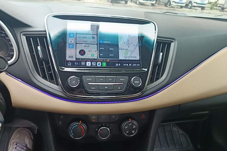 Used Chevrolet Monza 2022 320 Automatic Enjoyment Edition Audio And AC Panel