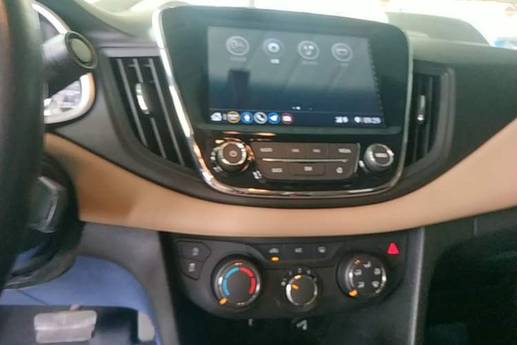 Used Chevrolet Monza 2022 320 Automatic Enjoyment Sunroof Version Audio And AC Panel
