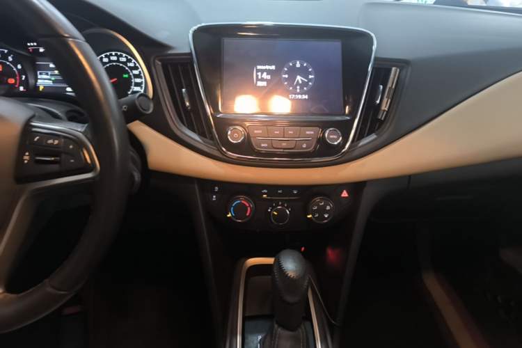 Used Chevrolet Monza 2022 320 Automatic Enjoyment Sunroof Version Audio And AC Panel