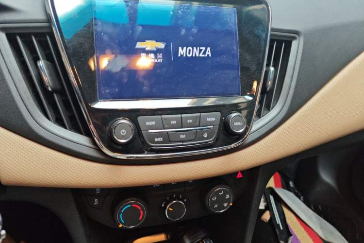 Used Chevrolet Monza 2022 320 Automatic Enjoyment Edition Audio And AC Panel