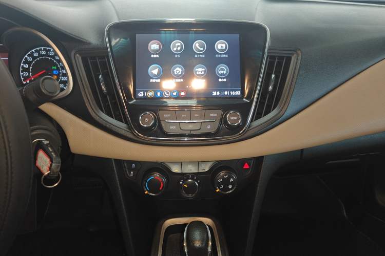 Used Chevrolet Monza 2022 320 Automatic Enjoyment Sunroof Version Audio And AC Panel