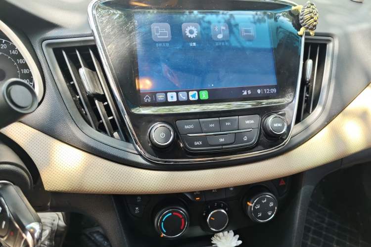 Used Chevrolet Monza 2022 320 Automatic Enjoyment Sunroof Version Audio And AC Panel