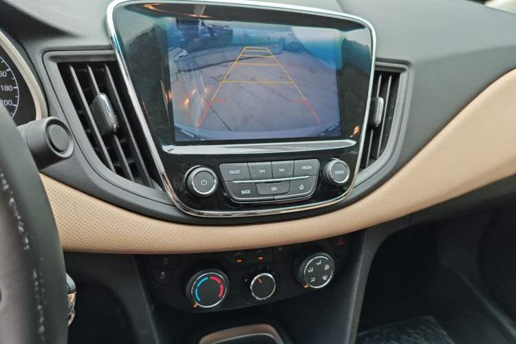 Used Chevrolet Monza 2022 320 Automatic Enjoyment Sunroof Version Audio And AC Panel