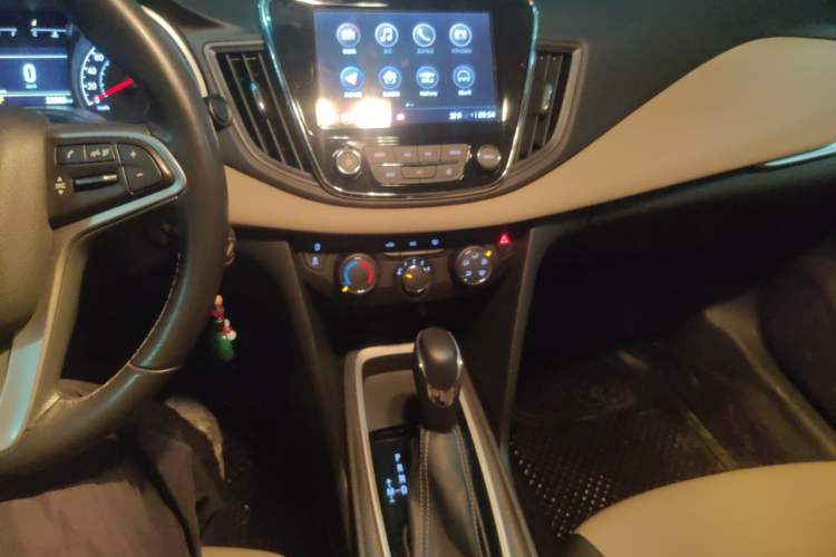 Used Chevrolet Monza 2022 320 Automatic Enjoyment Sunroof Version Audio And AC Panel