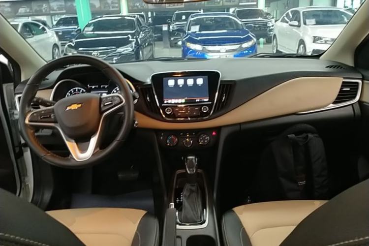 Used Chevrolet Monza 2022 320 Automatic Enjoyment Sunroof Version Center Console