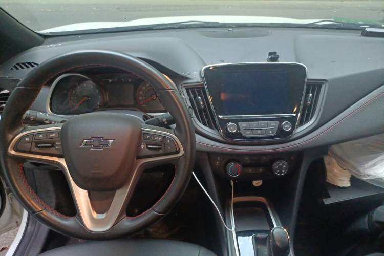 Used Chevrolet Monza 2022 Light Hybrid RS 330T Automatic Comfort Edition Center Console