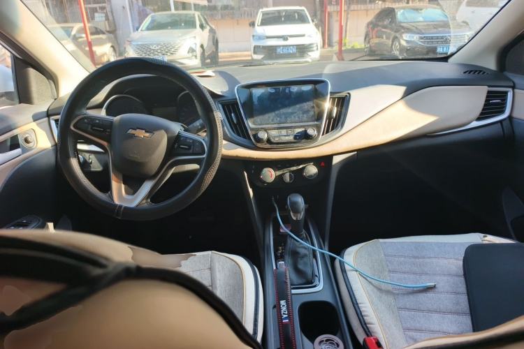 Used Chevrolet Monza 2022 320 Automatic Enjoyment Sunroof Version Center Console