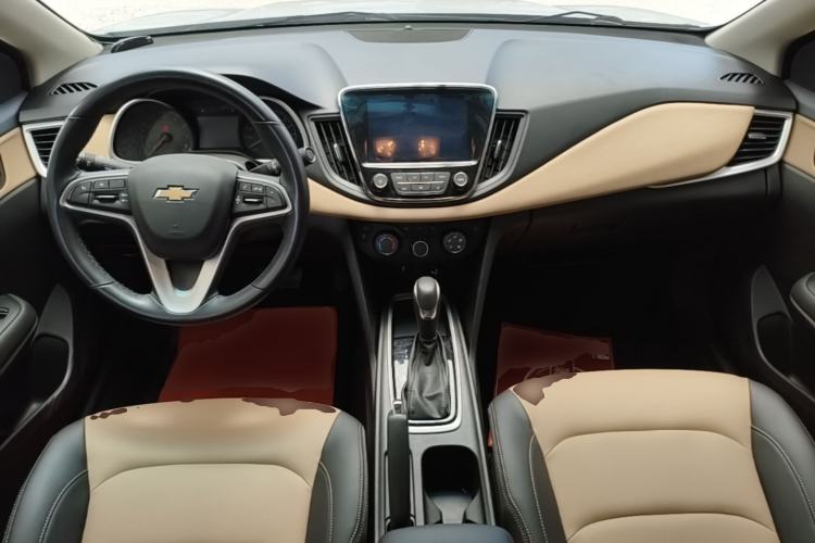 Used Chevrolet Monza 2022 320 Automatic Enjoyment Sunroof Version Center Console