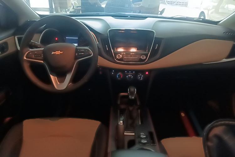 Used Chevrolet Monza 2022 320 Automatic Enjoyment Sunroof Version Center Console