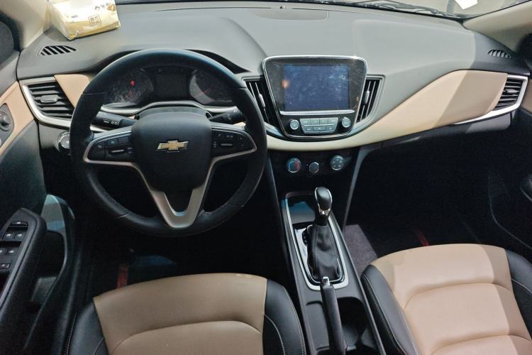 Used Chevrolet Monza 2022 320 Automatic Enjoyment Sunroof Version Center Console