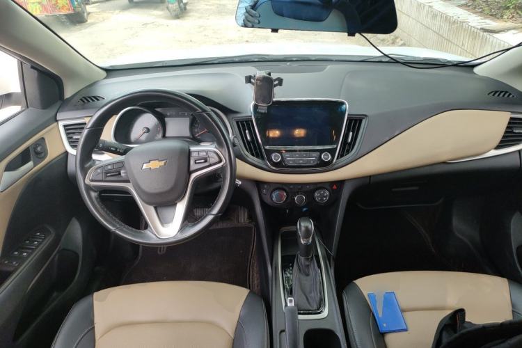 Used Chevrolet Monza 2022 320 Automatic Enjoyment Sunroof Version Center Console