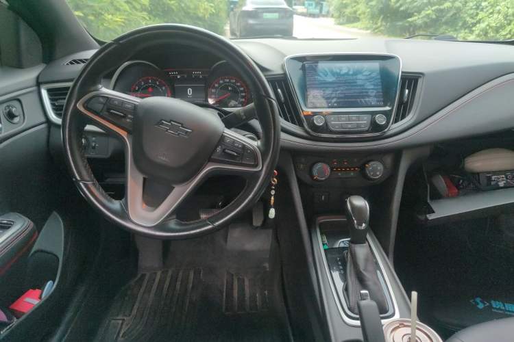 Used Chevrolet Monza 2022 Light Hybrid RS 330T Automatic Comfort Edition Center Console