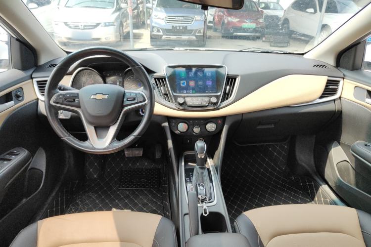 Used Chevrolet Monza 2022 320 Automatic Enjoyment Sunroof Version Center Console
