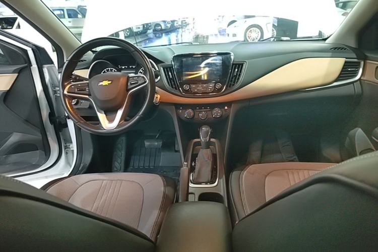 Used Chevrolet Monza 2022 320 Automatic Enjoyment Sunroof Version Center Console