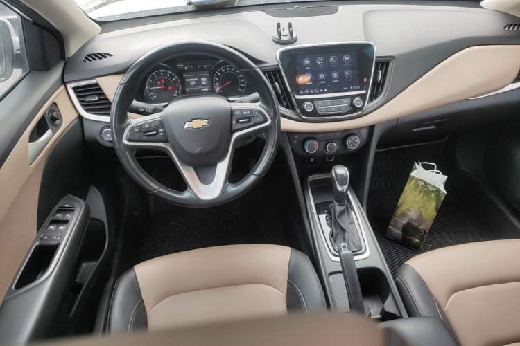 Used Chevrolet Monza 2022 320 Automatic Enjoyment Sunroof Version Center Console