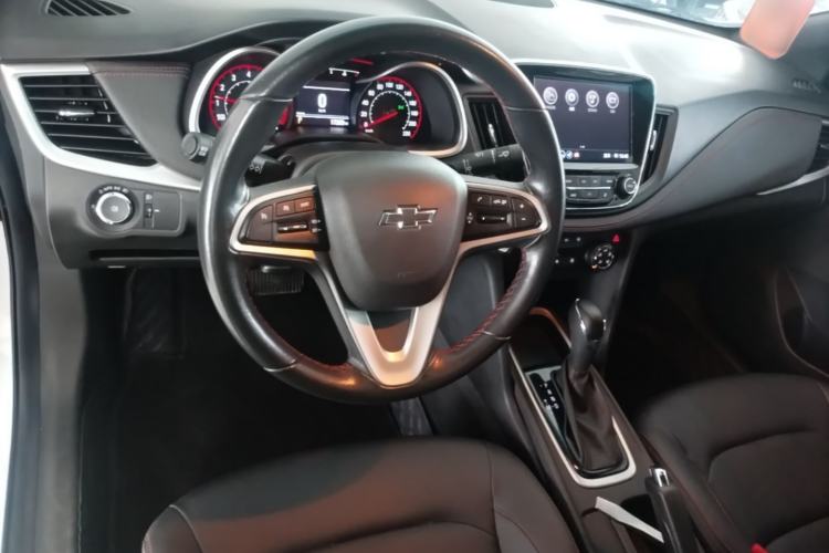 Used Chevrolet Monza 2022 Light Hybrid RS 330T Automatic Comfort Edition Center Console
