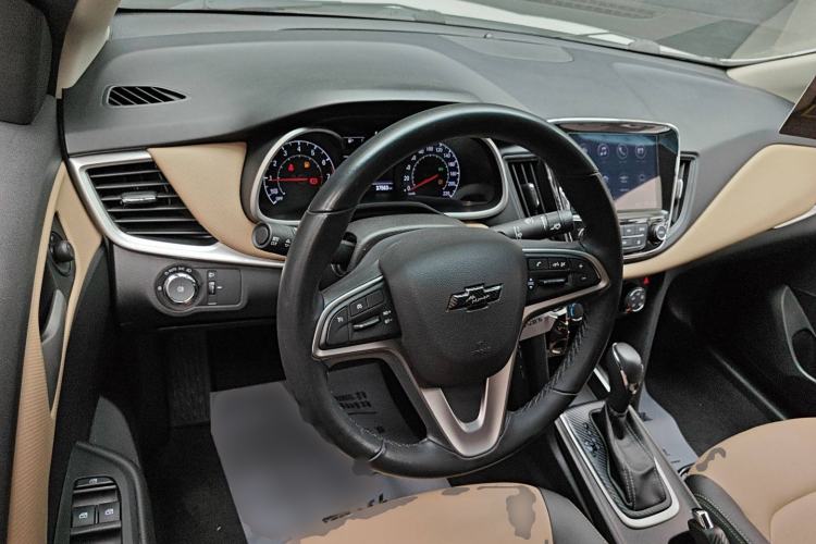Used Chevrolet Monza 2022 320 Automatic Enjoyment Sunroof Version Center Console