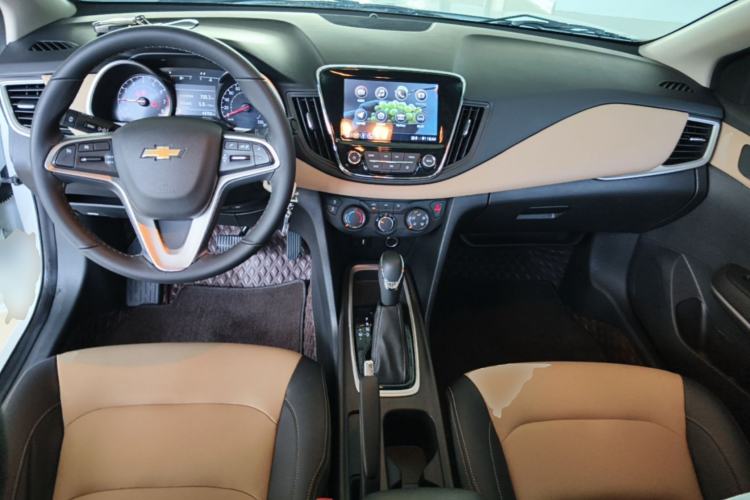Used Chevrolet Monza 2022 320 Automatic Enjoyment Sunroof Version Center Console