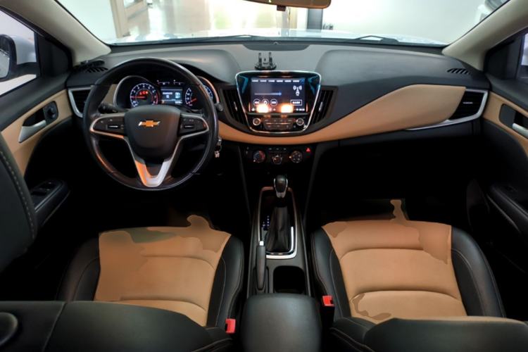 Used Chevrolet Monza 2022 320 Automatic Enjoyment Sunroof Version Center Console