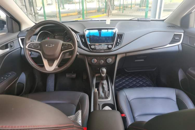 Used Chevrolet Monza 2022 Light Hybrid Redline 320T Dual-Clutch Thrilling Edition Center Console